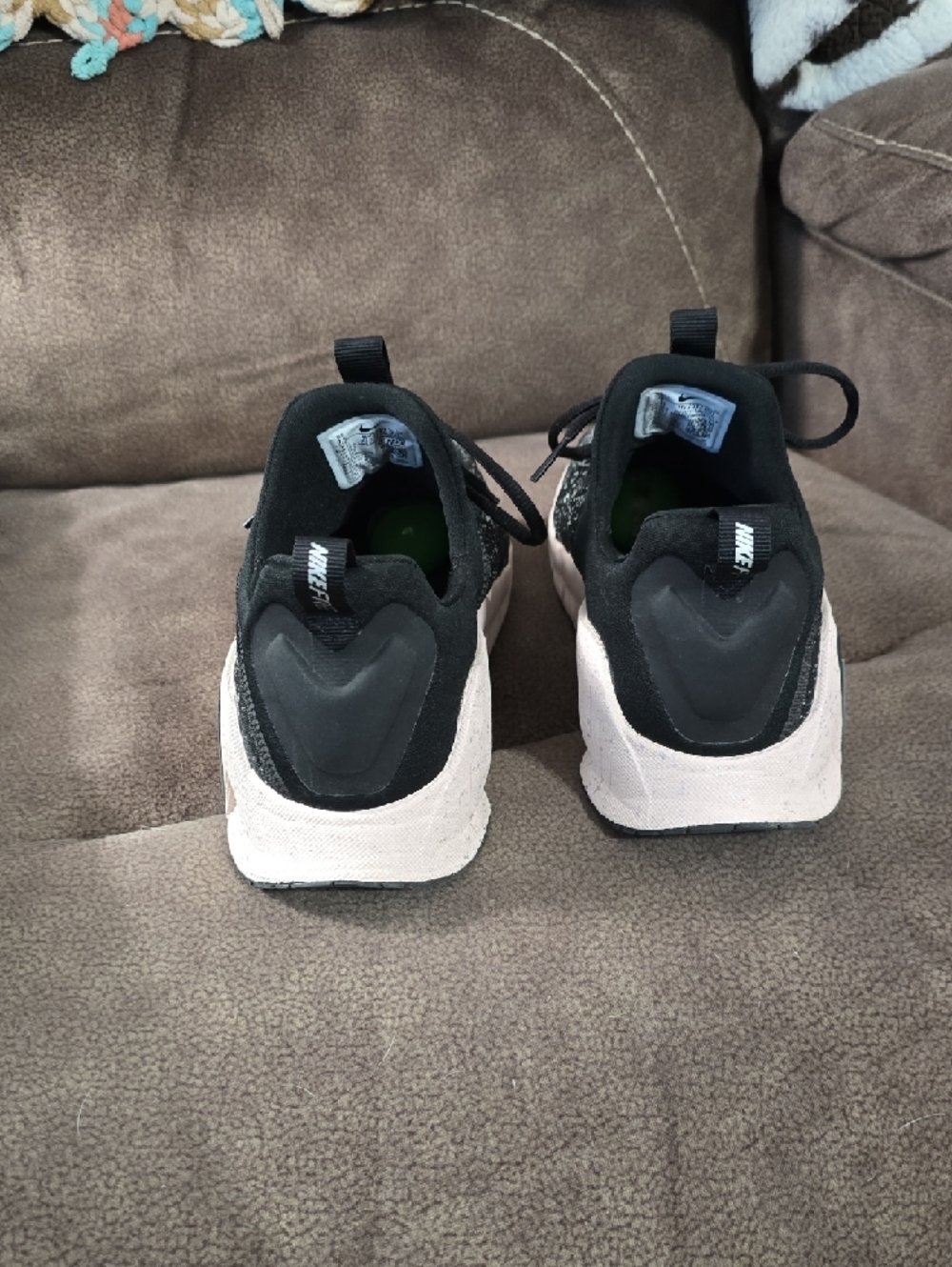 Nike Metcon 7 Black With Silver Speckles Sneakers with Pale Pink Sole - Picture 4 of 9